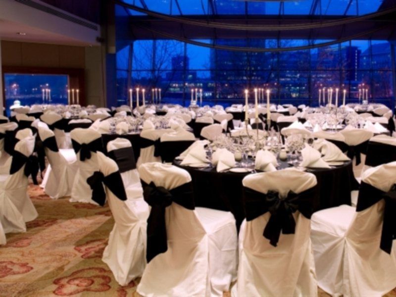 Plaza On The River Aparthotel London Exterior photo A formal dinner